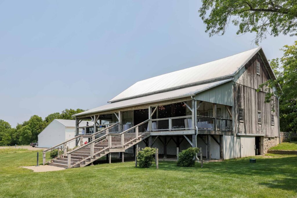 Hidden Vineyard Berrien Springs Wedding