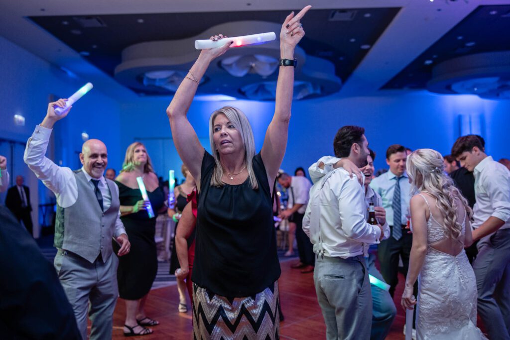 wedding reception glow sticks