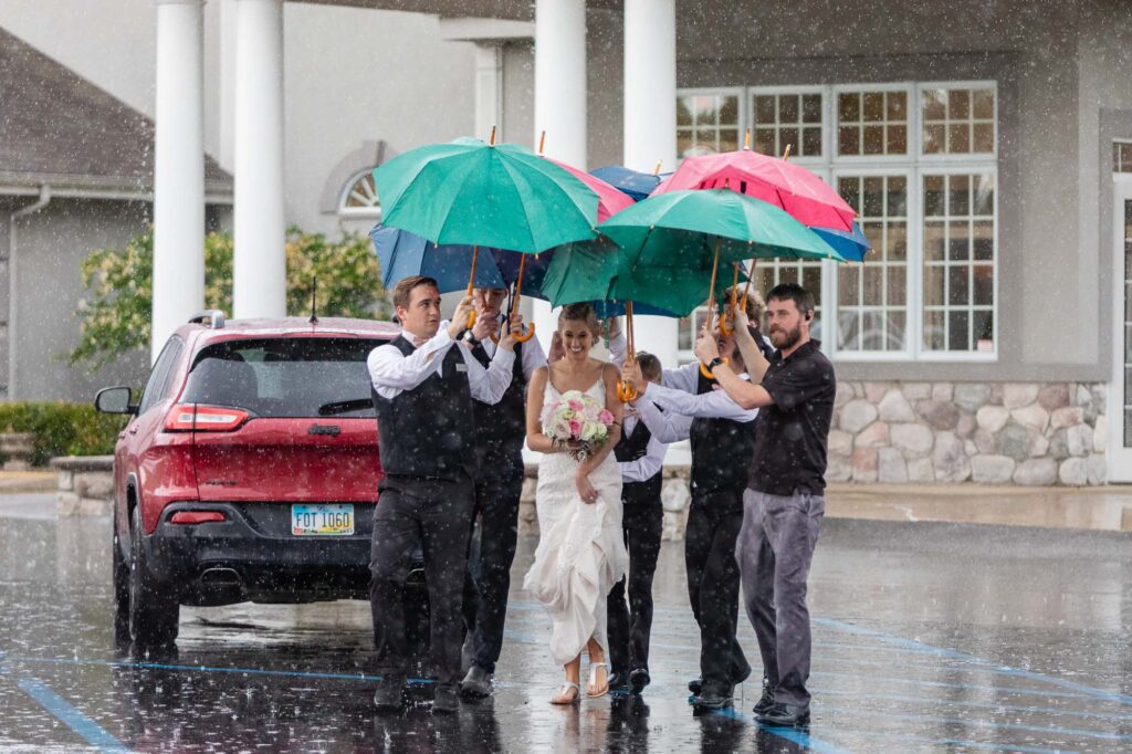 Valparaiso wedding Photographer Rain on your wedding day